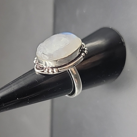 16060 Elegant 925 Silver Plate Rainbow Moonstone Blue Flash Oval Size 7 Ring - Picture 4 of 12